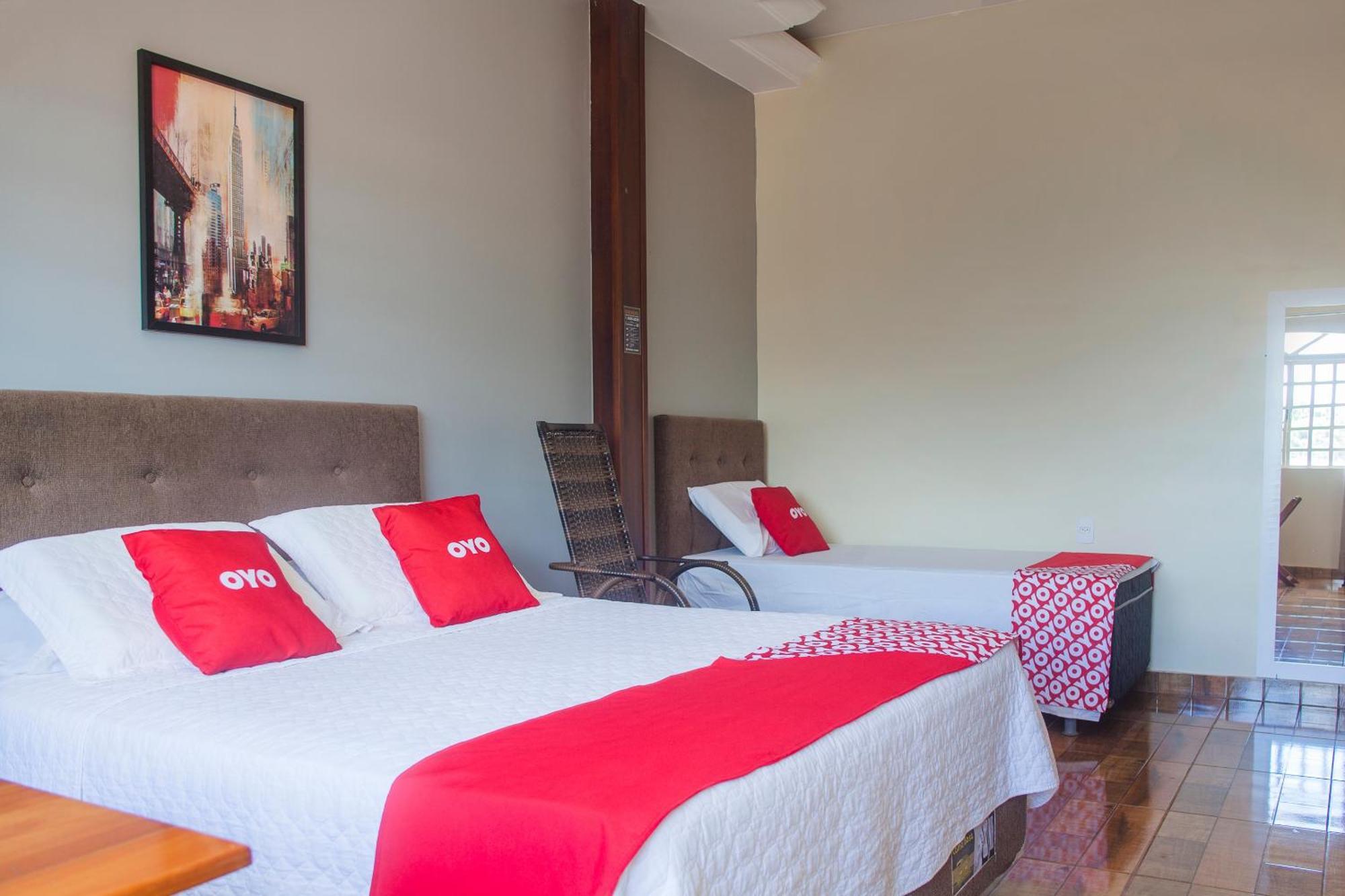 Oyo M&J Hotel Santo Antonio do Descoberto Экстерьер фото