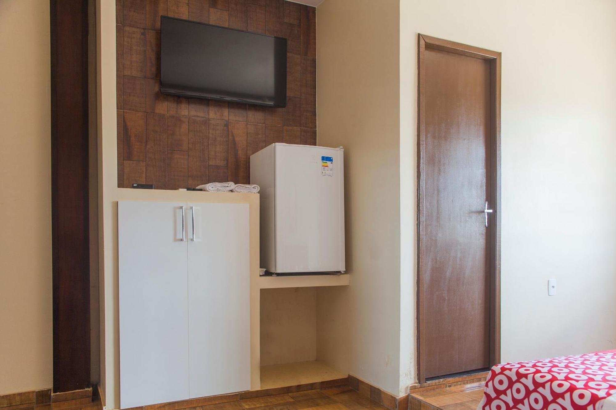 Oyo M&J Hotel Santo Antonio do Descoberto Экстерьер фото